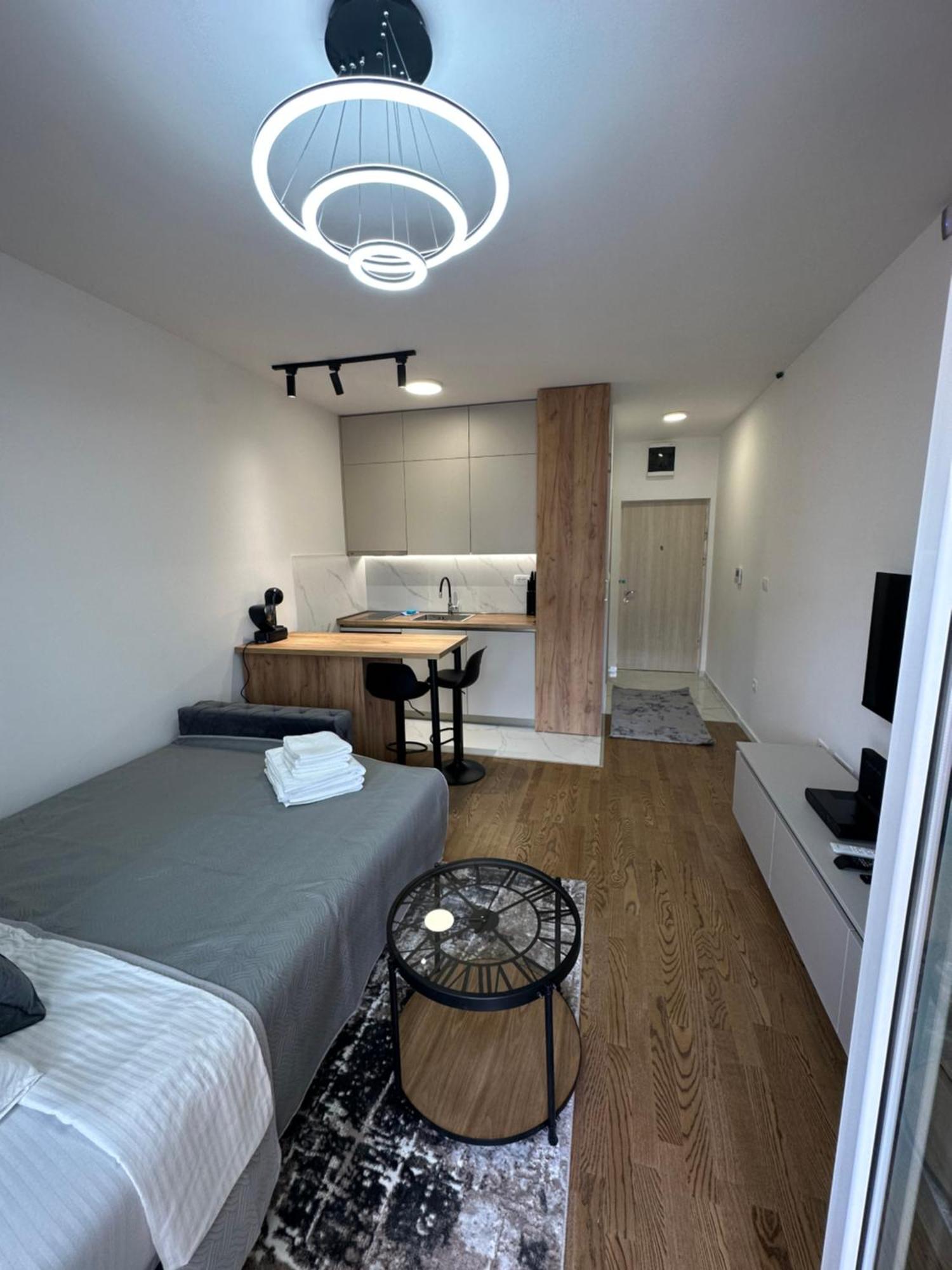 Luxury Apartments D&B Podgorica Exterior foto